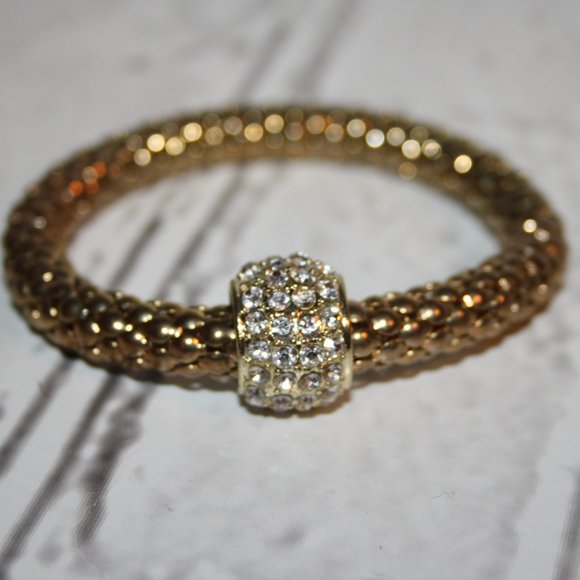 Beautiful gold and rhinestone bracelet 7" - Picture 1 of 3